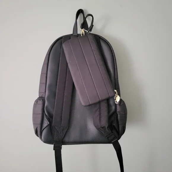 NEW WITH TAGS Black Quilted Betsey Johnson Backpack and  display picture 1